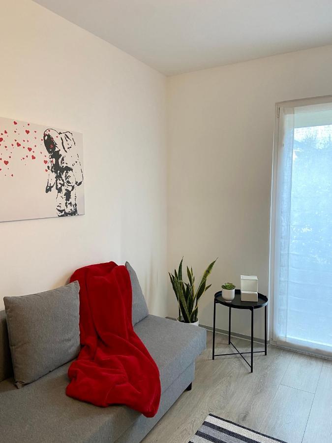 Appartamento Miranda Con Giardino Privato E Pool Dış mekan fotoğraf